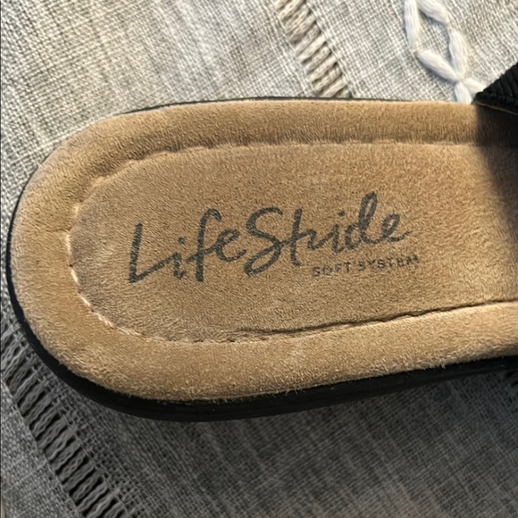 Life Stride Black Sandals - Picture 3 of 4